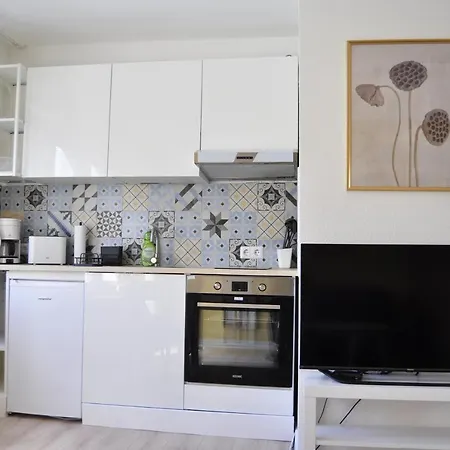 Akram Ii - - Zentral Und Ruhig